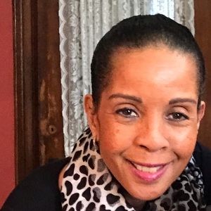 Meet your Posher, Carine